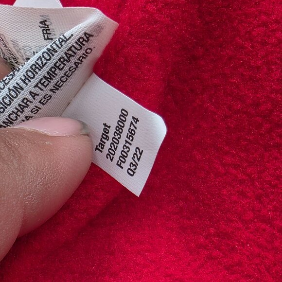 Cat & Jack Girls Red Pom Pom Beanie Winter Warm Outdoors Casual Lightweight - Picture 8 of 8